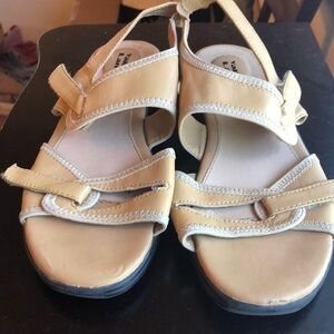 Valley Lane tan flat heeled sandals size 8